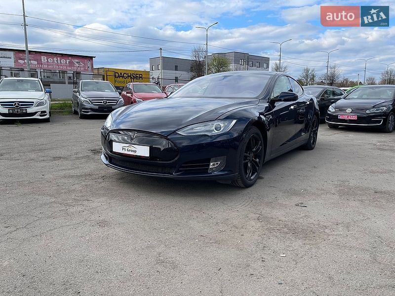 Tesla Model S 2014