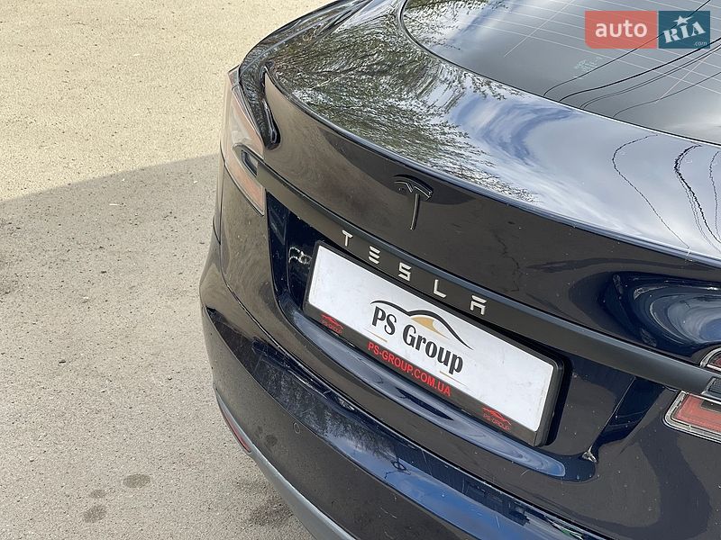 Ліфтбек Tesla Model S 2014 в Луцьку
