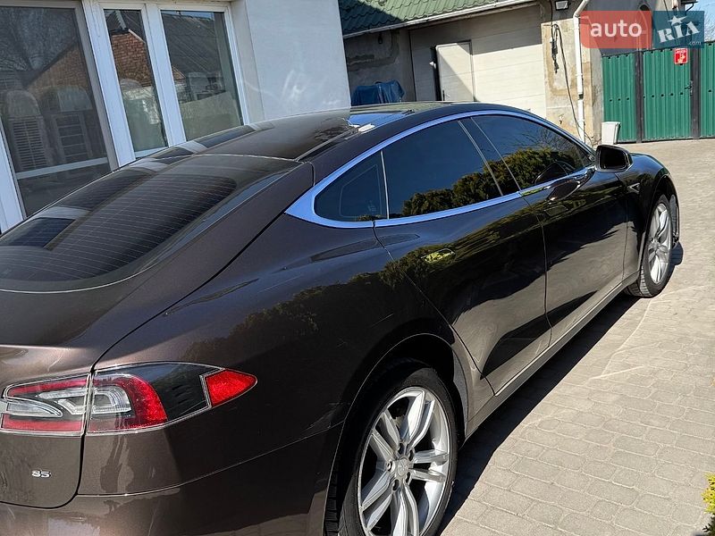 Ліфтбек Tesla Model S 2013 в Дунаївцях