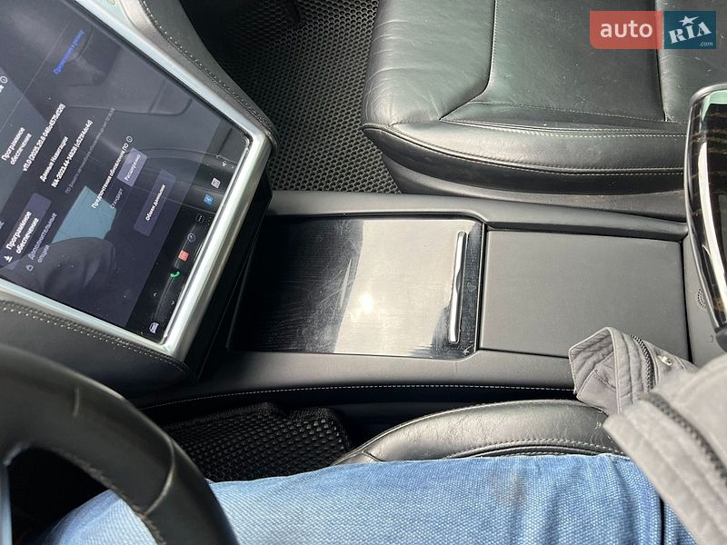 Ліфтбек Tesla Model S 2016 в Одесі