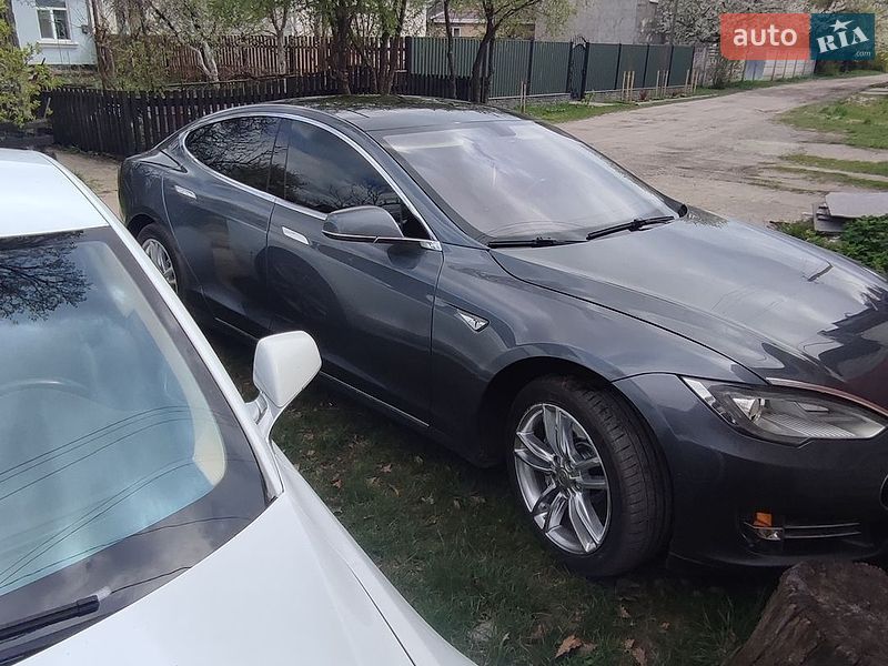 Ліфтбек Tesla Model S 2014 в Житомирі
