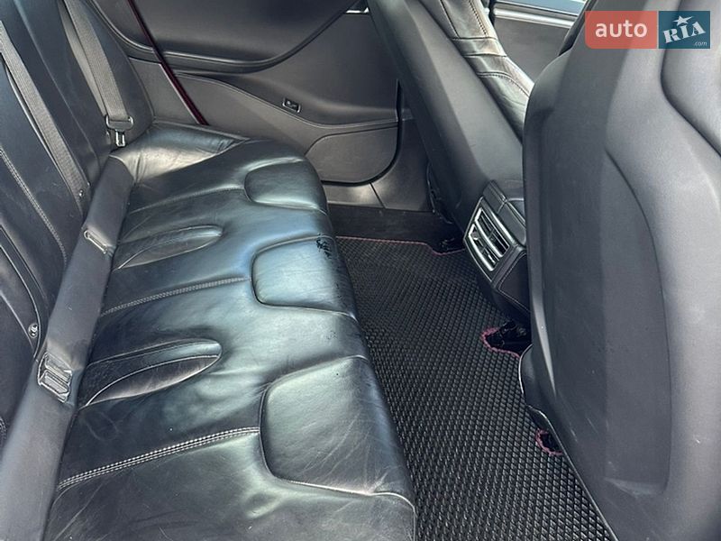 Ліфтбек Tesla Model S 2015 в Житомирі