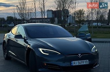 Лифтбек Tesla Model S 2016 в Буче