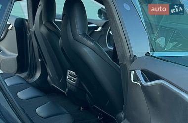 Лифтбек Tesla Model S 2016 в Буче