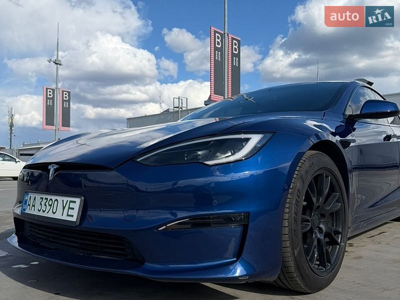 Лифтбек Tesla Model S 2022 в Киеве