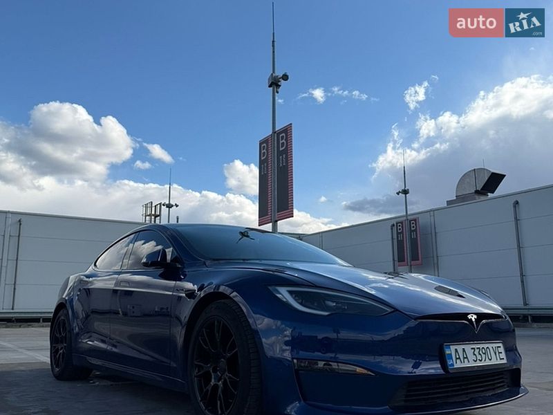 Лифтбек Tesla Model S 2022 в Киеве