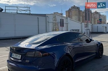 Лифтбек Tesla Model S 2022 в Киеве