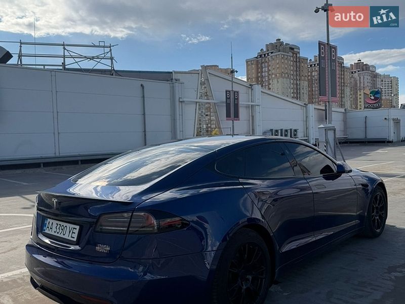 Лифтбек Tesla Model S 2022 в Киеве
