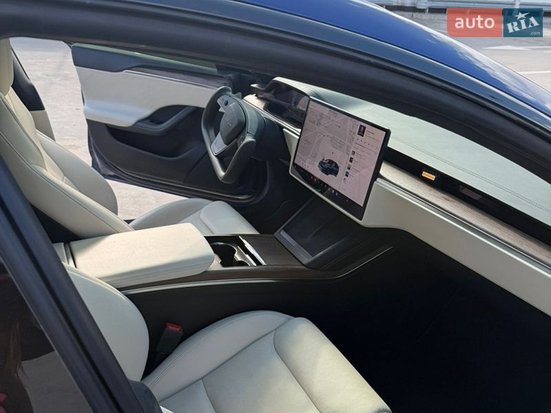 Лифтбек Tesla Model S 2022 в Киеве