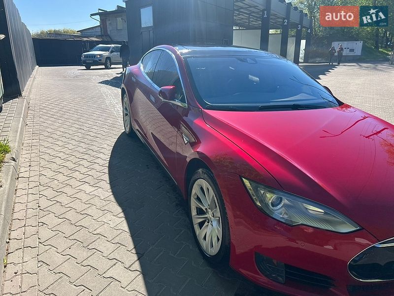 Лифтбек Tesla Model S 2016 в Львове фото 4 Лифтбек Tesla Model S 2016 в Львове