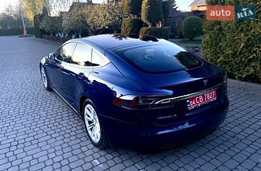 Лифтбек Tesla Model S 2017 в Львове