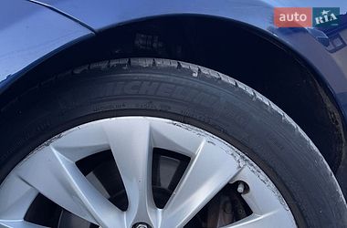 Лифтбек Tesla Model S 2017 в Львове