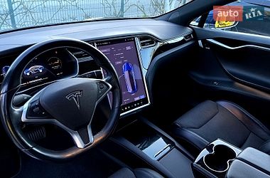 Лифтбек Tesla Model S 2017 в Львове