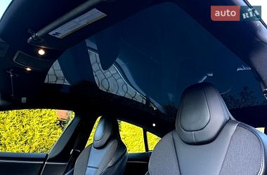 Лифтбек Tesla Model S 2017 в Львове