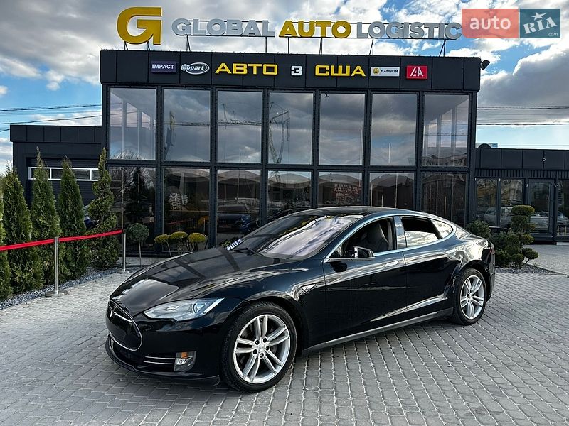 Tesla Model S 2014