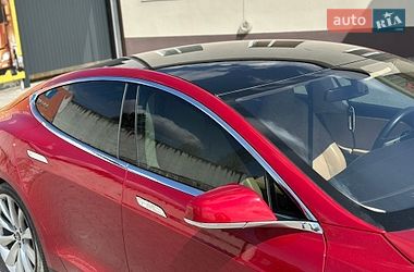 Ліфтбек Tesla Model S 2014 в Волочиську