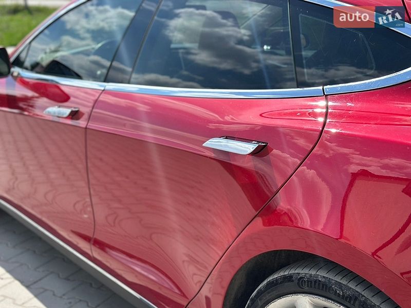 Ліфтбек Tesla Model S 2014 в Волочиську