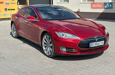 Ліфтбек Tesla Model S 2014 в Волочиську