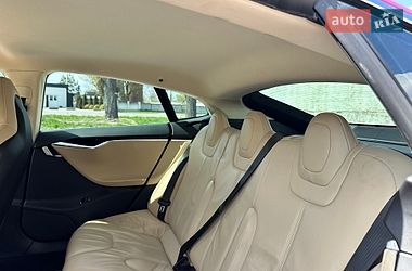 Ліфтбек Tesla Model S 2014 в Волочиську