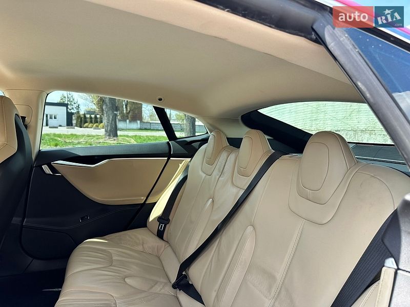 Ліфтбек Tesla Model S 2014 в Волочиську