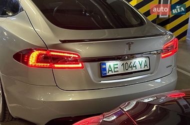 Лифтбек Tesla Model S 2018 в Днепре
