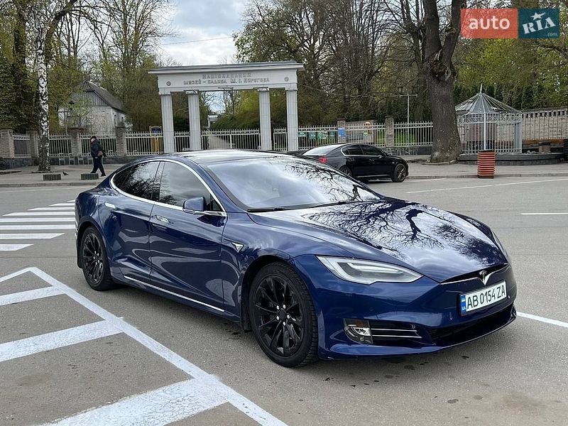 Tesla Model S 2017