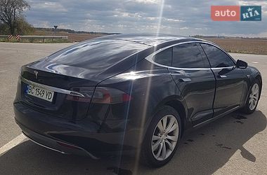 Ліфтбек Tesla Model S 2015 в Городку