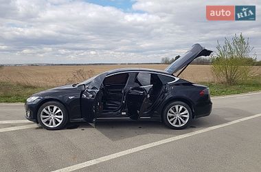 Ліфтбек Tesla Model S 2015 в Городку