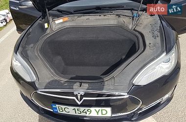 Ліфтбек Tesla Model S 2015 в Городку