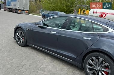 Лифтбек Tesla Model S 2017 в Луцке