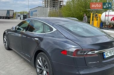 Лифтбек Tesla Model S 2017 в Луцке