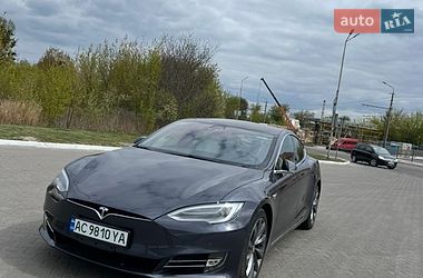 Ліфтбек Tesla Model S 2017 в Луцьку