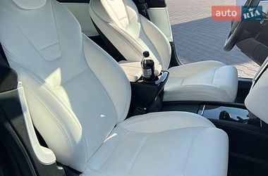 Лифтбек Tesla Model S 2017 в Луцке