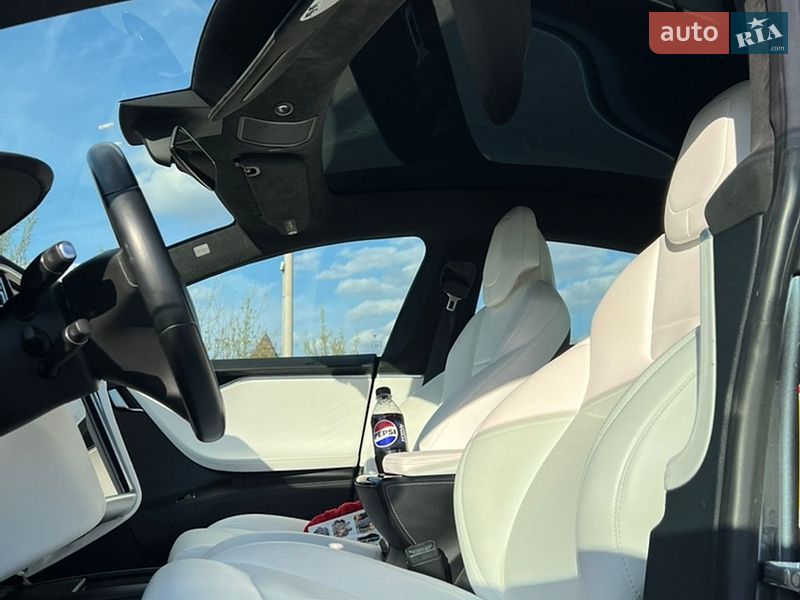 Лифтбек Tesla Model S 2017 в Луцке