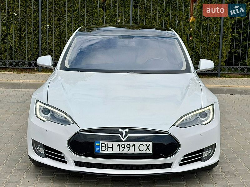 Лифтбек Tesla Model S 2014 в Одессе