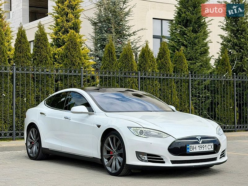 Лифтбек Tesla Model S 2014 в Одессе
