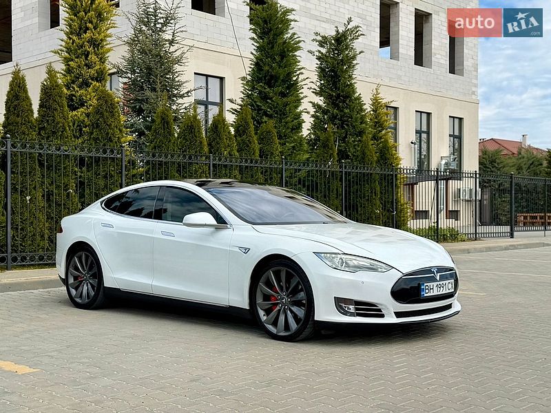 Лифтбек Tesla Model S 2014 в Одессе