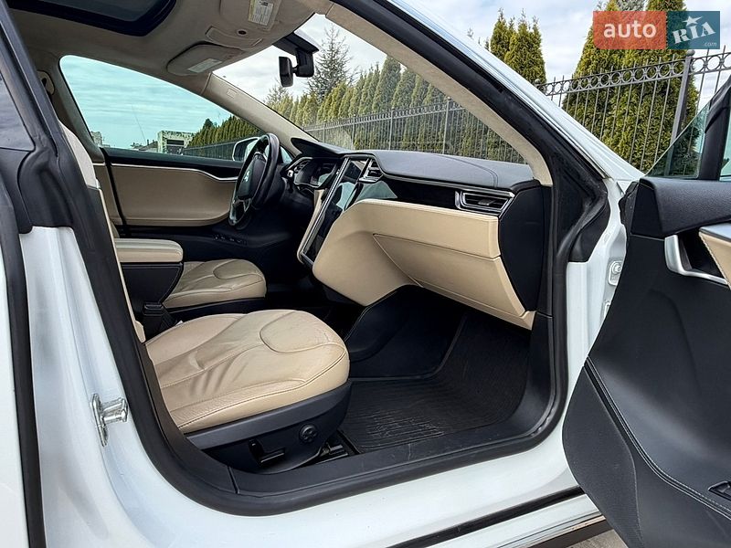 Лифтбек Tesla Model S 2014 в Одессе