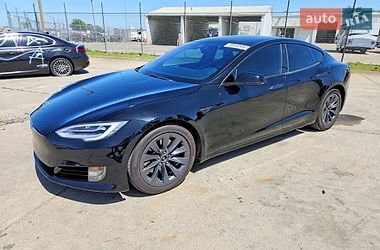 Tesla Model S 2020