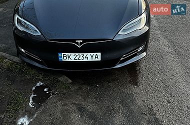 Лифтбек Tesla Model S 2017 в Одессе