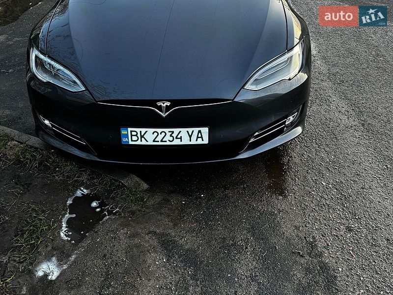 Лифтбек Tesla Model S 2017 в Одессе