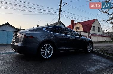 Лифтбек Tesla Model S 2017 в Одессе