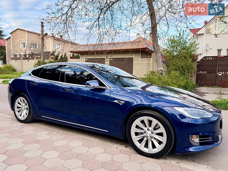 Лифтбек Tesla Model S 2016 в Одессе