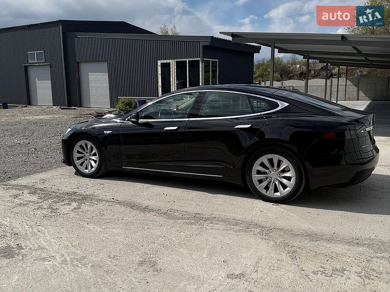 Лифтбек Tesla Model S 2016 в Каменском