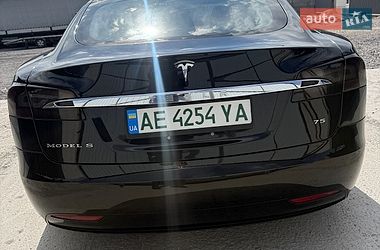 Лифтбек Tesla Model S 2016 в Каменском