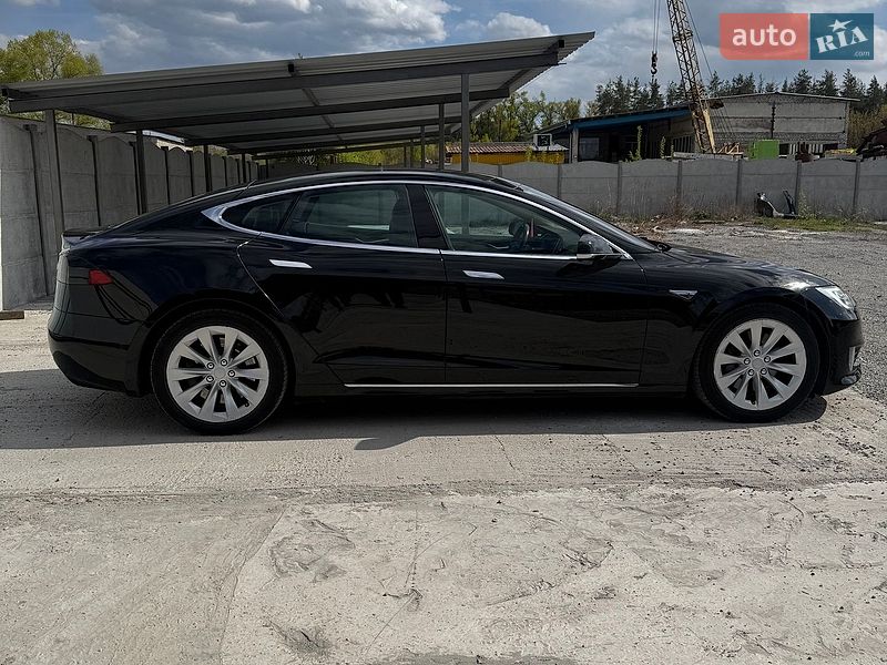 Лифтбек Tesla Model S 2016 в Каменском