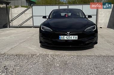 Лифтбек Tesla Model S 2016 в Каменском