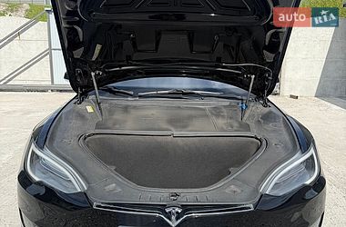 Лифтбек Tesla Model S 2016 в Каменском