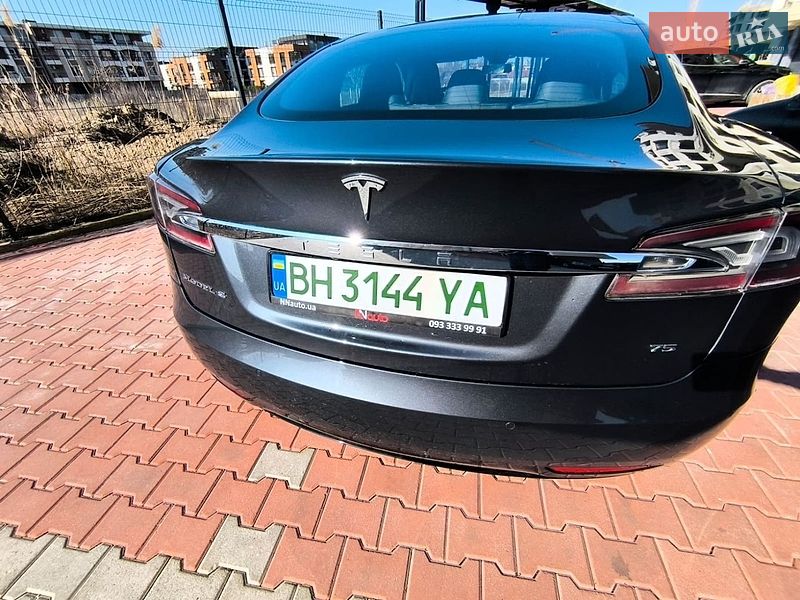 Ліфтбек Tesla Model S 2016 в Одесі