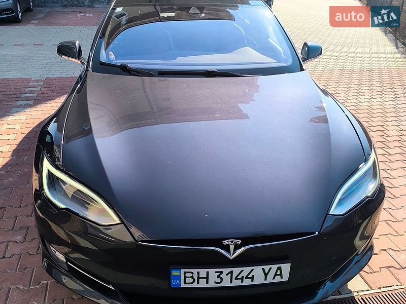 Tesla Model S 2016